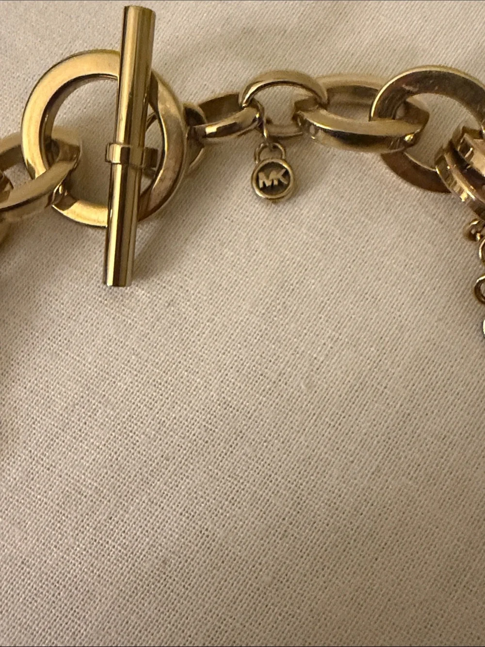 VINTAGE Michael Kors Gold-Tone Chain Necklace with Tortoiseshell Links - Picture 3 of 3